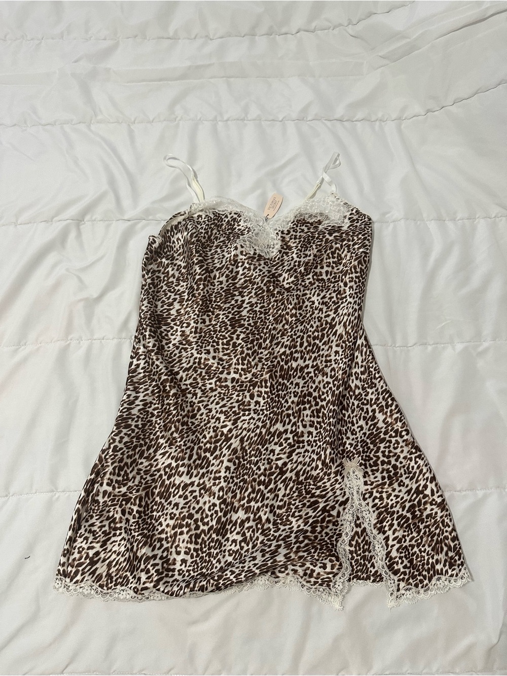 NEW WITH TAGS – Victoria’s Secret Leopard Print Lace Negligee